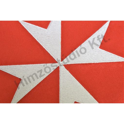 Máltai Szeretetszolgálat hímzett asztali zászló