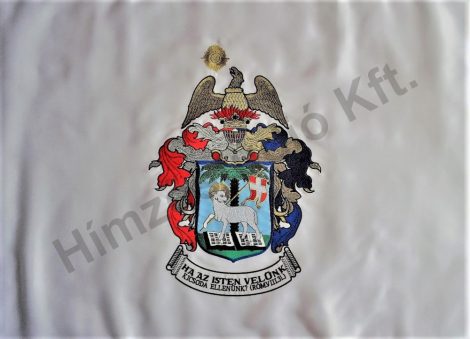 Kültéri református zászló egyik oldalon hímzett címerrel