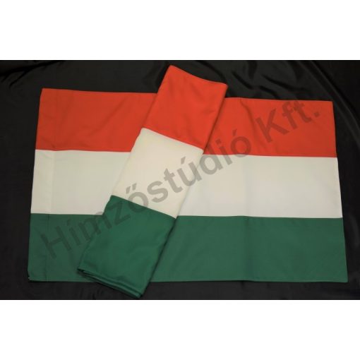 Kültéri magyar zászló